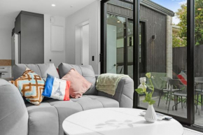 Deluxe Downtown Residence 3 Bed 3 Bath